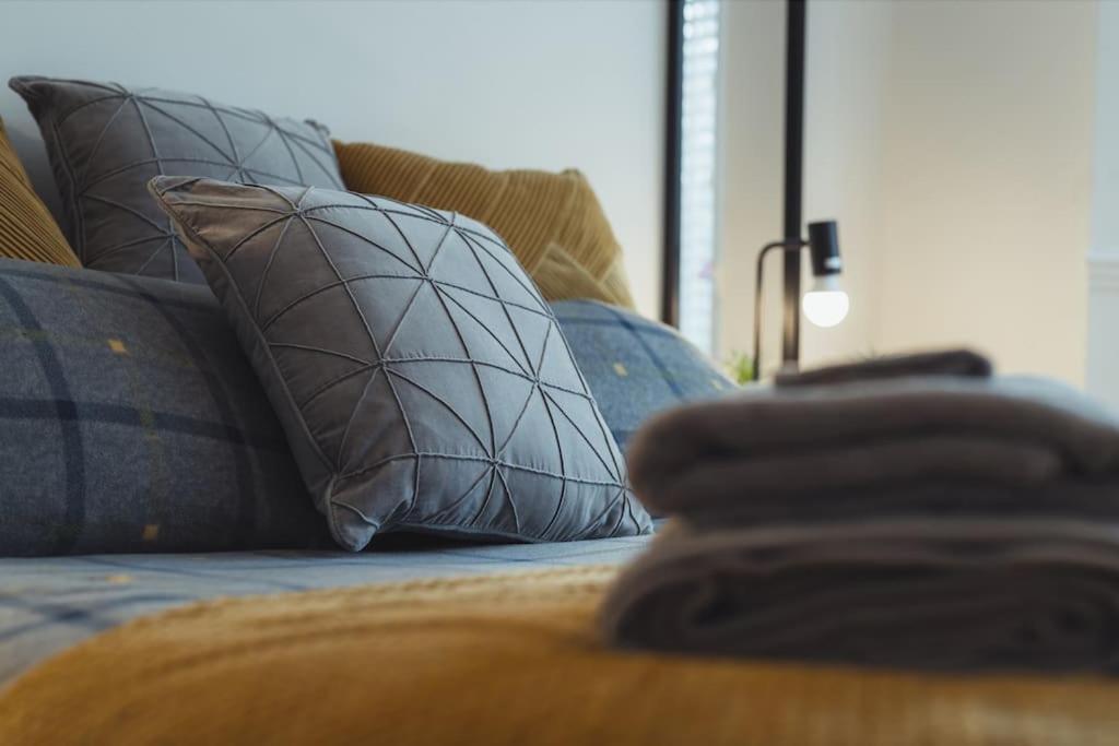 1 Bed - Wifi - Pet Friendly - Harrowアパートメント エクステリア 写真